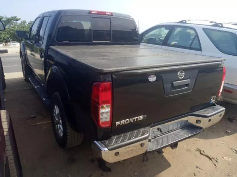Nissan Frontier   - 2017