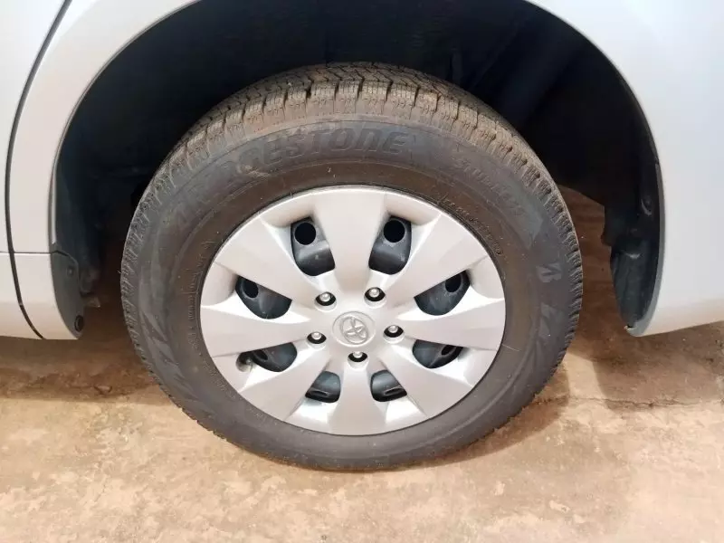 Toyota Noah   - 2011