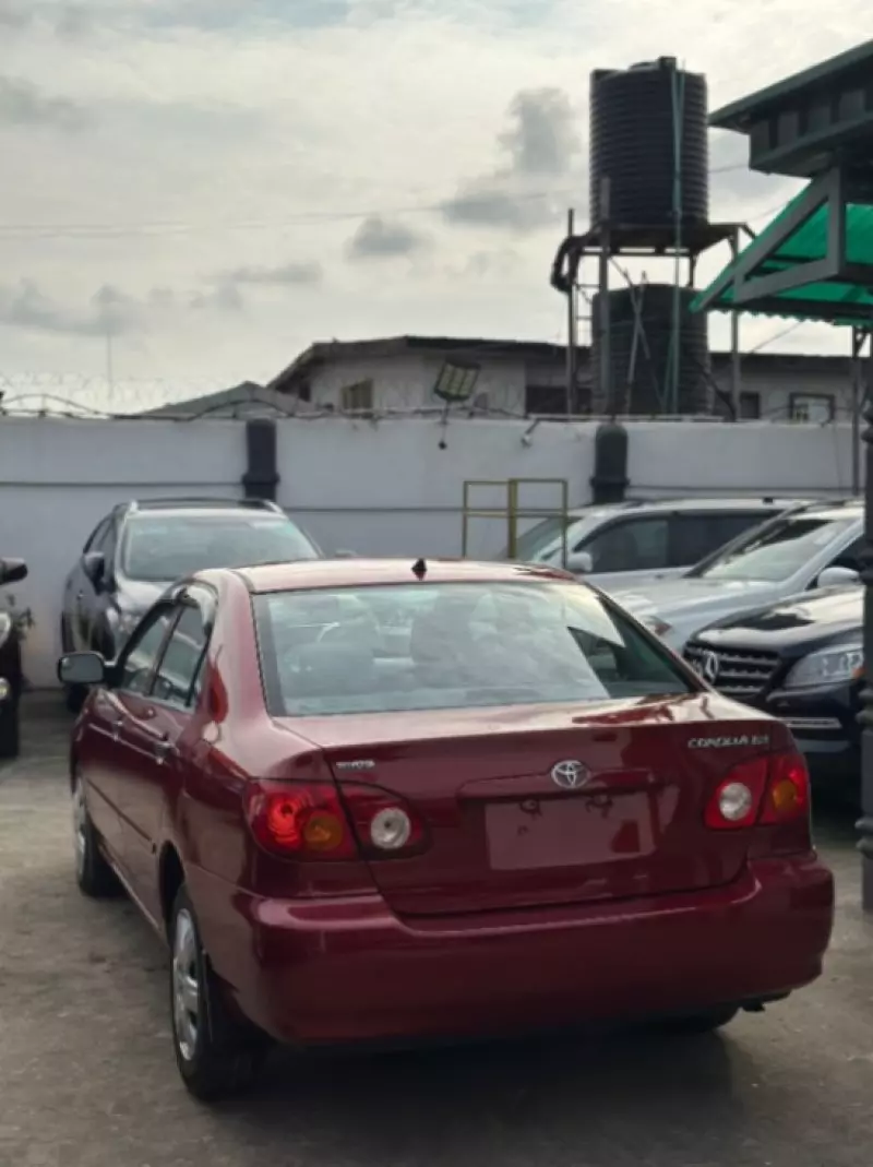 Toyota corolla   - 2004