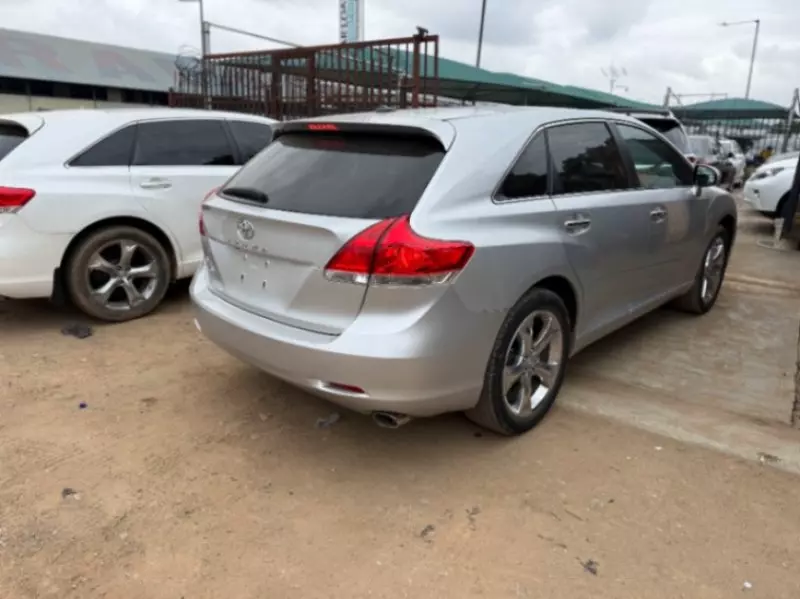 Toyota Venza   - 2010