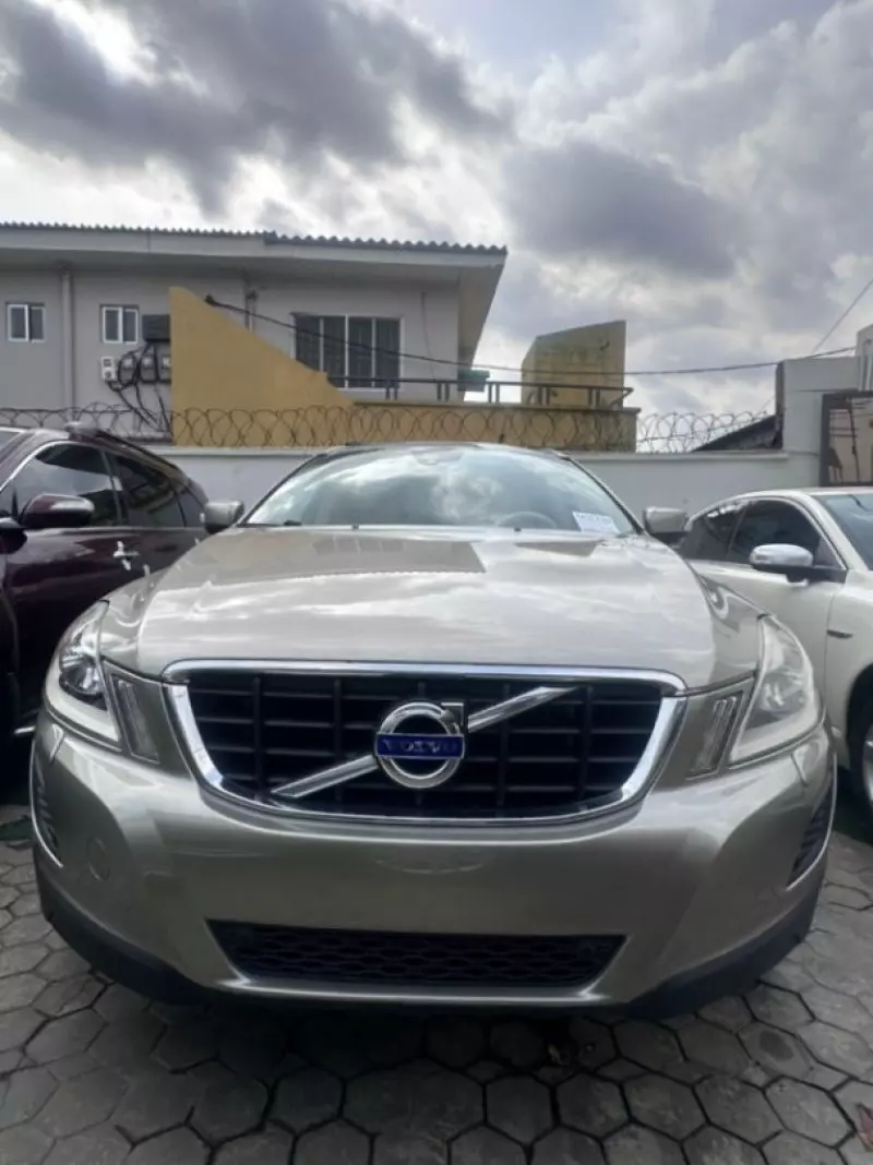 Volvo XC60   - 2012