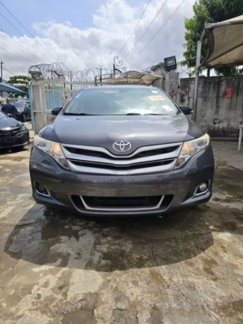 Toyota Venza   - 2013