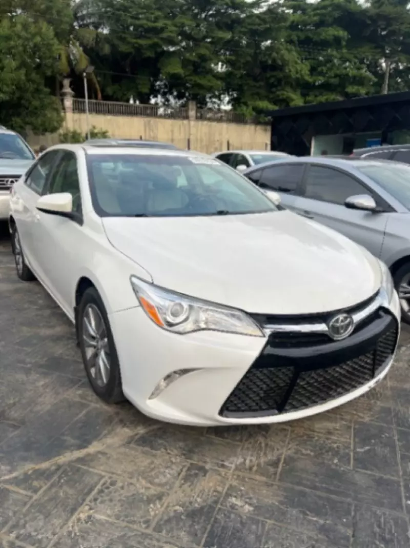 Toyota camry   - 2015
