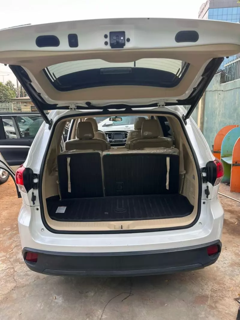Toyota Highlander   - 2014