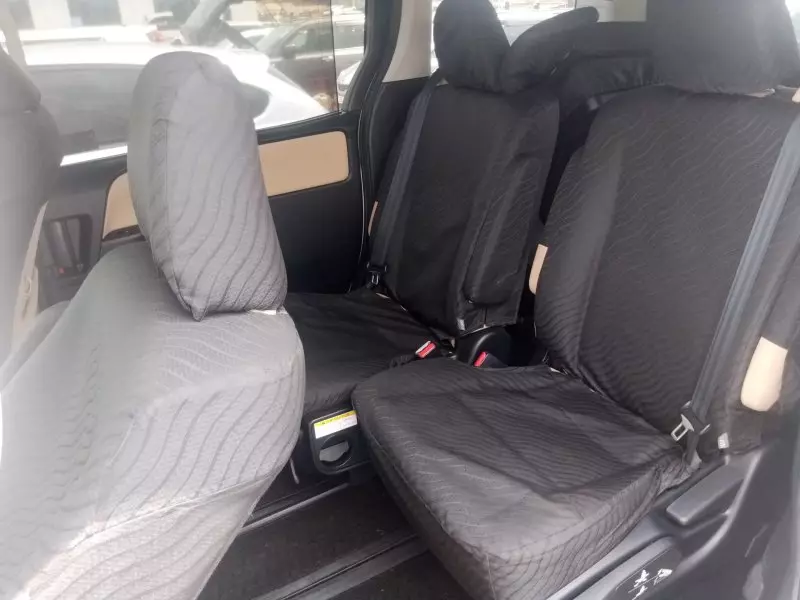 Toyota Noah   - 2014