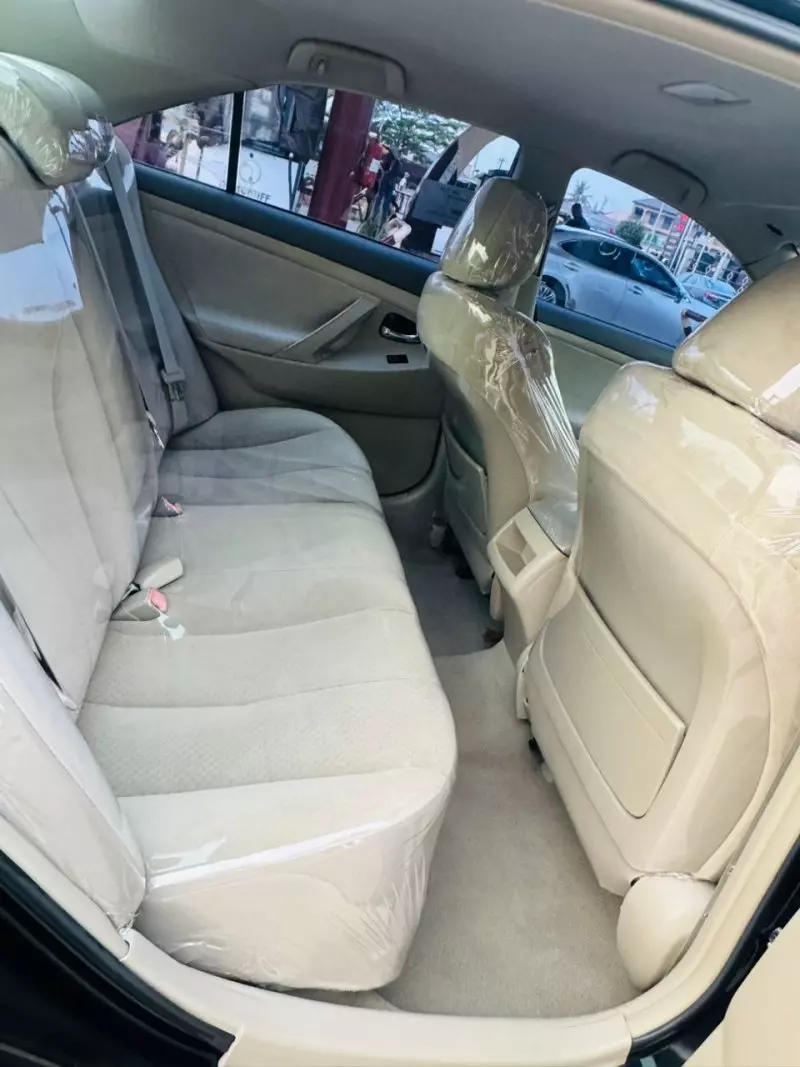 Toyota Camry   - 2009