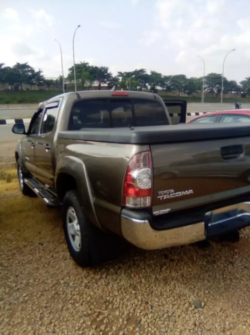 Toyota Tacoma   - 2015