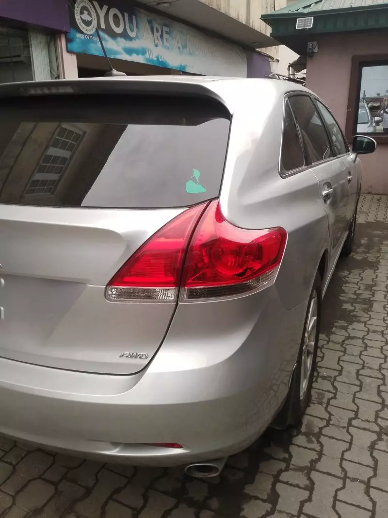Toyota Venza   - 2011