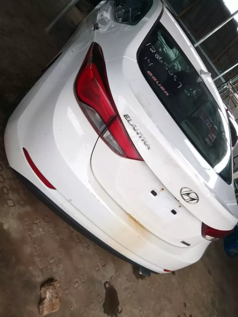 Hyundai Elantra   - 2014