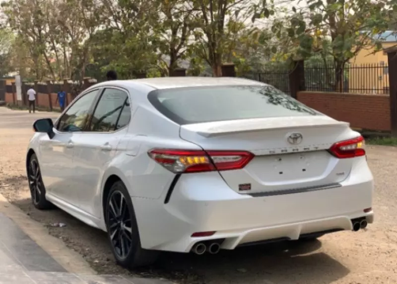 Toyota Camry   - 2018