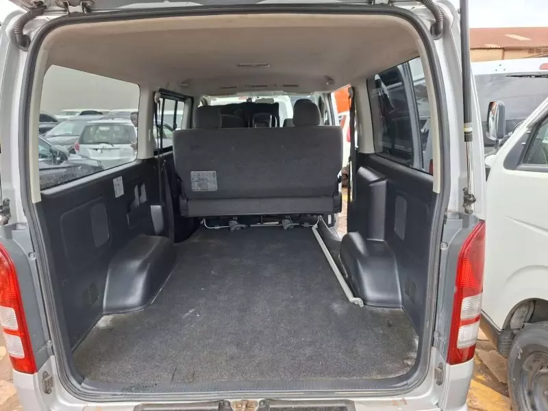 Toyota Hiace   - 2013