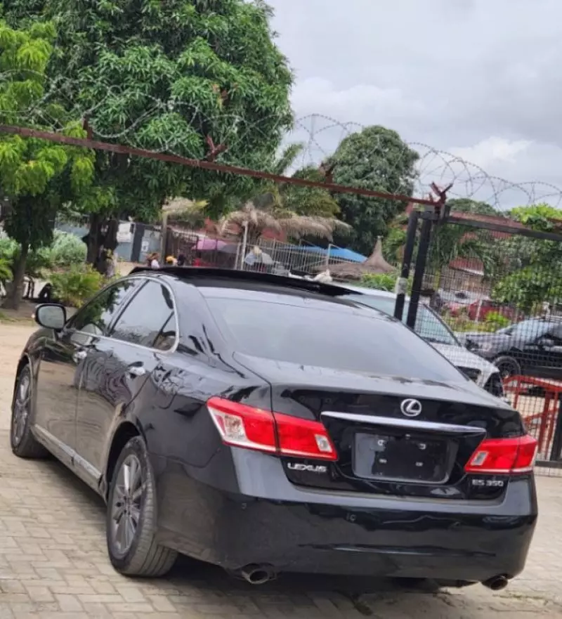 Lexus ES 350   - 2011