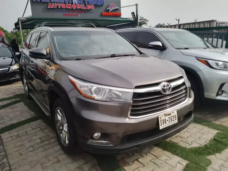Toyota Highlander   - 2014