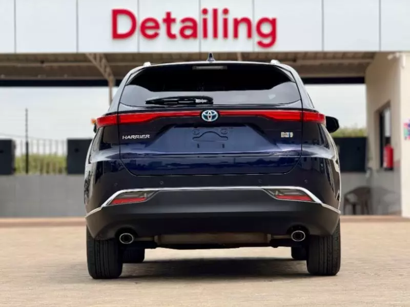 Toyota Harrier   - 2020