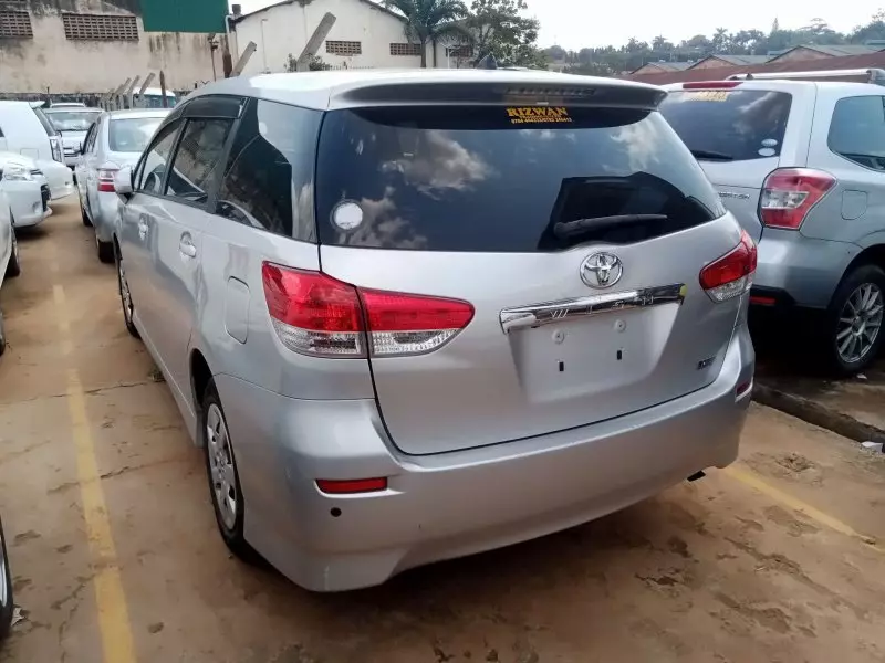 Toyota Wish   - 2012