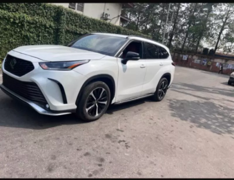 Toyota Highlander   - 2022