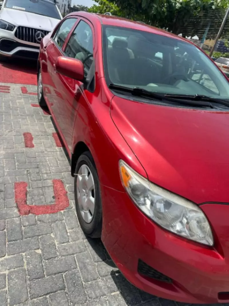 Toyota Corolla   - 2010