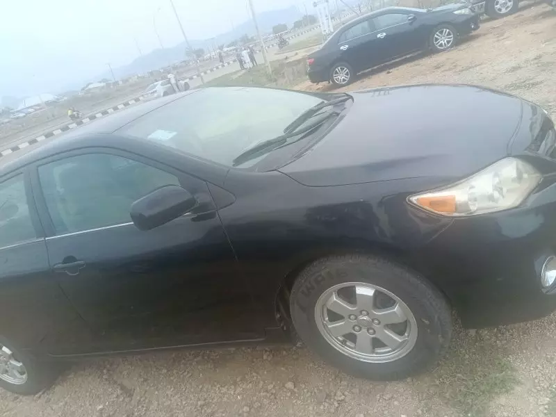 Toyota Corolla   - 2011