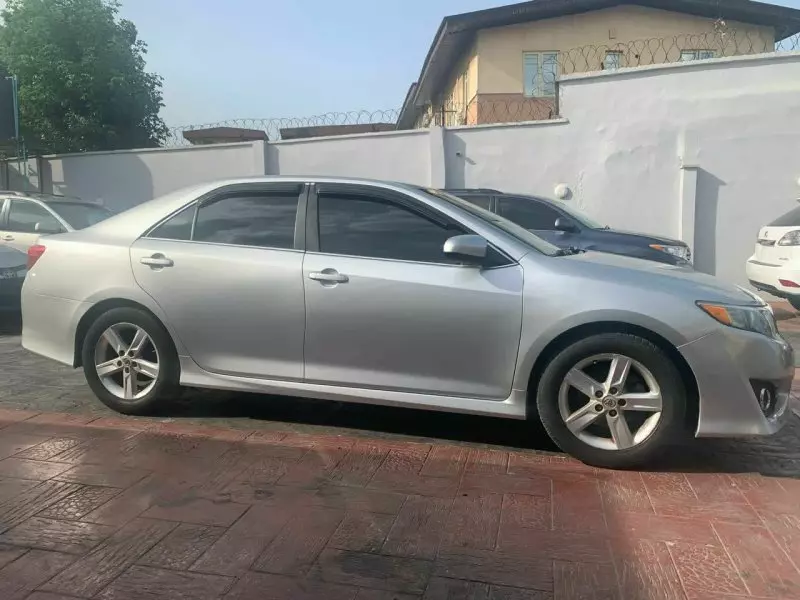 Toyota Camry   - 2013