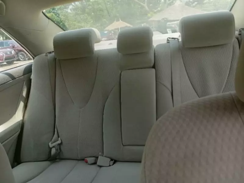 Toyota Camry   - 2011