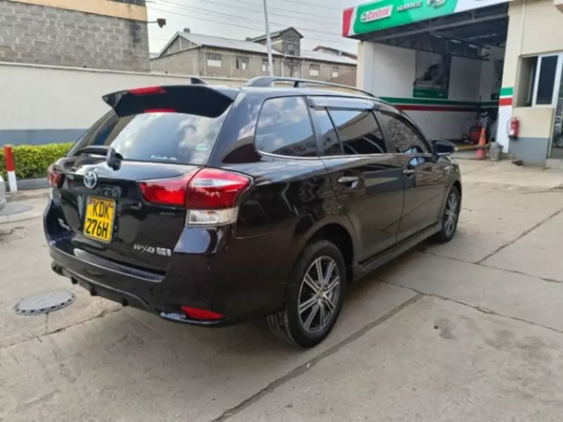 Toyota Fielder    - 2015