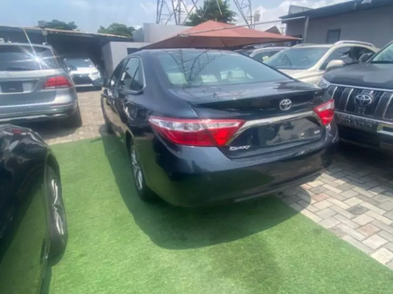 Toyota camry   - 2017