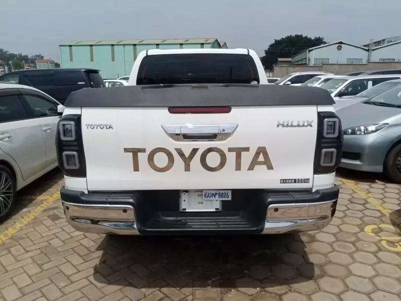 Toyota Hilux   - 2018