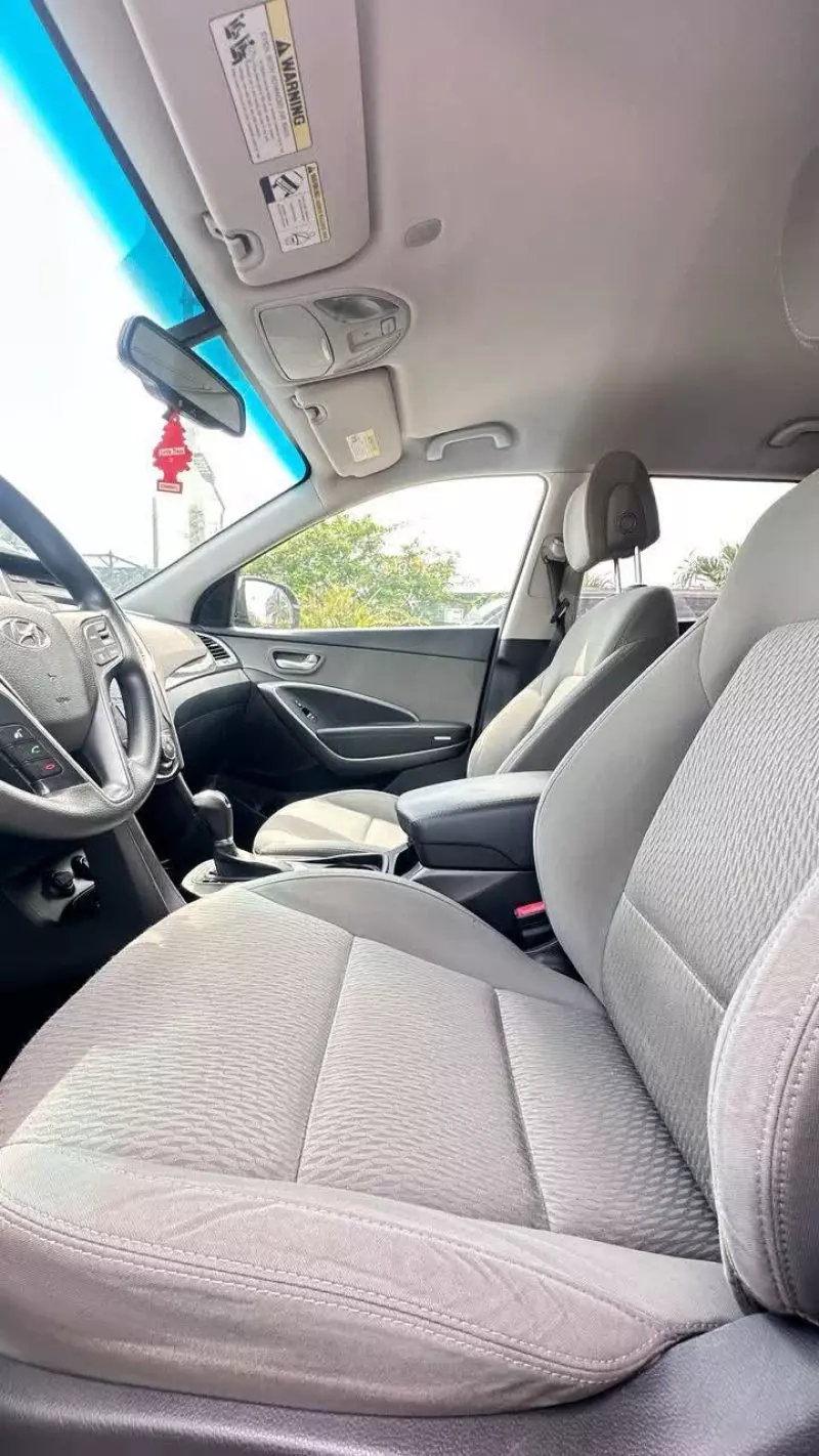 Hyundai Santa Fe   - 2016