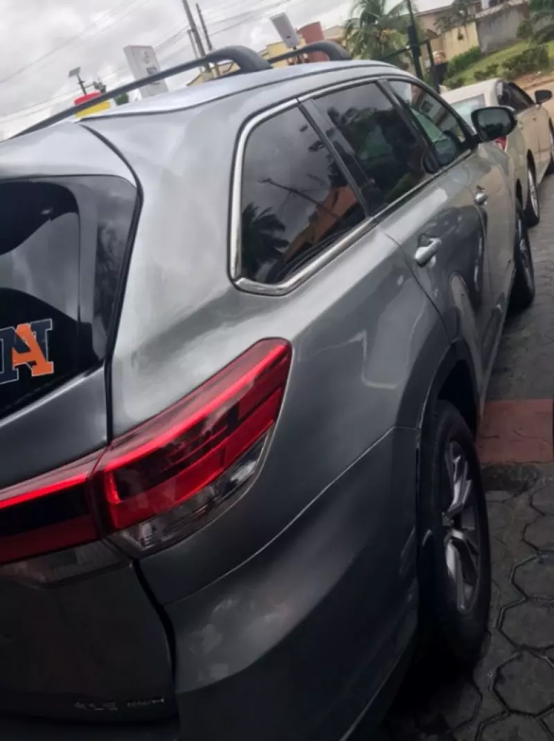 Toyota Highlander   - 2015