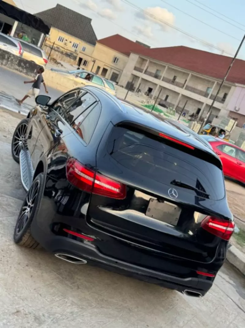 Mercedes-Benz GLC 300   - 2018