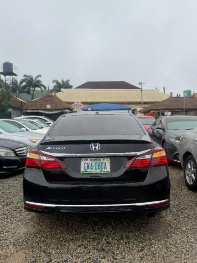 Honda Accord   - 2016