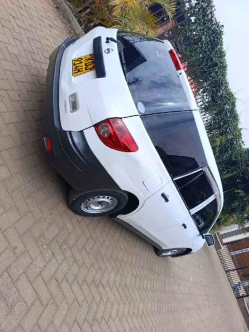 Nissan Advan    - 2015