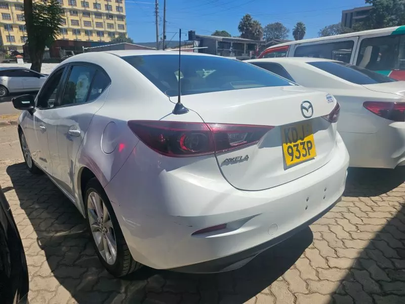 Mazda Axela    - 2016