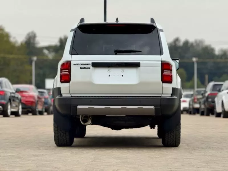 Toyota Land Cruiser Prado   - 2024