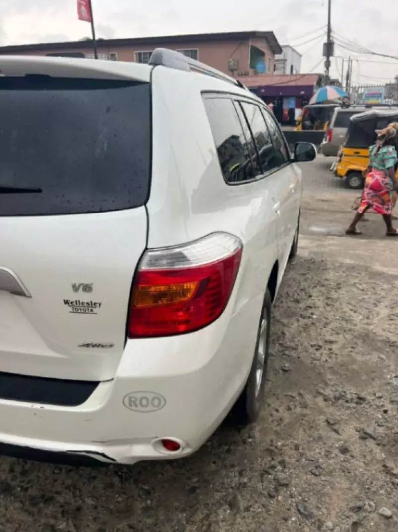 Toyota Highlander   - 2009