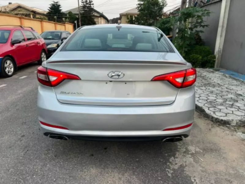 Hyundai Sonata - 2015