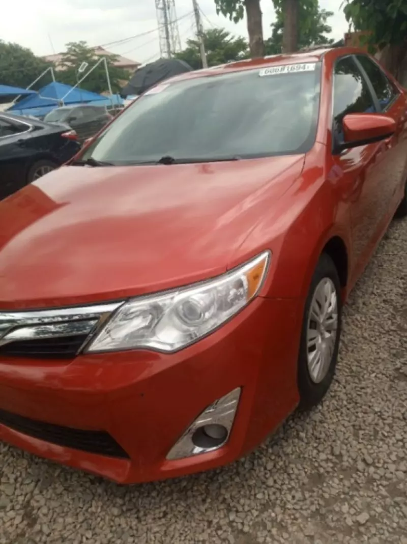 Toyota Camry   - 2012