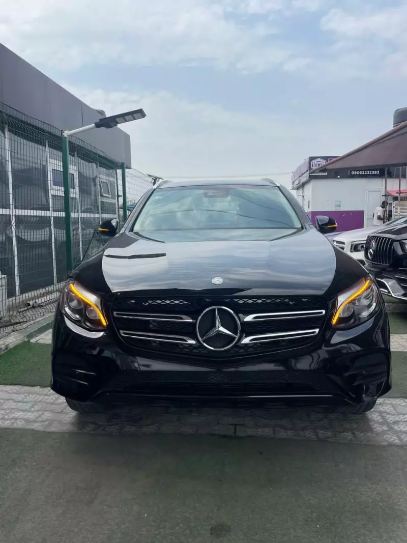 Mercedes-Benz GLC 300   - 2016
