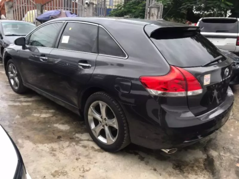 Toyota Venza   - 2011