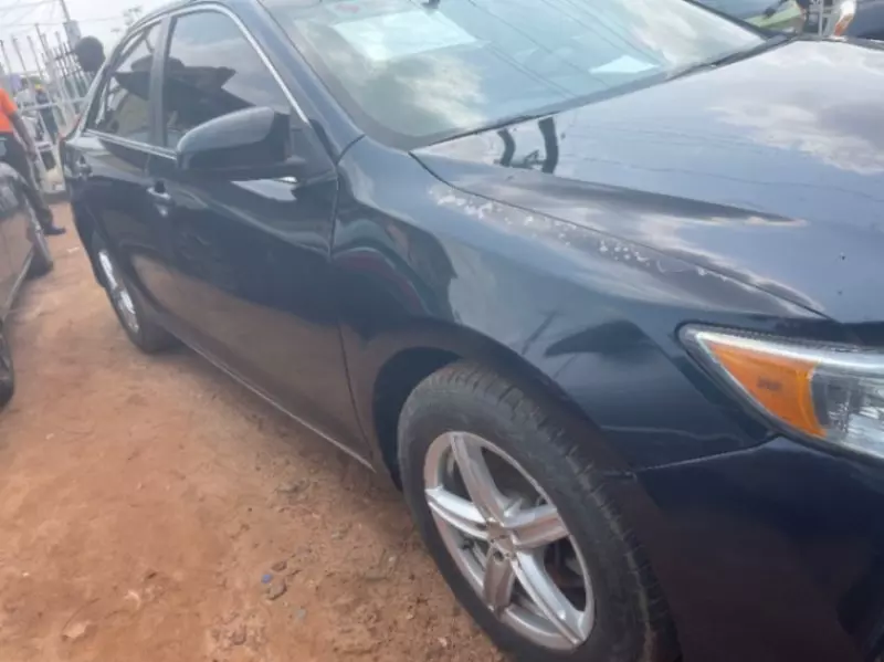 Toyota Camry   - 2014