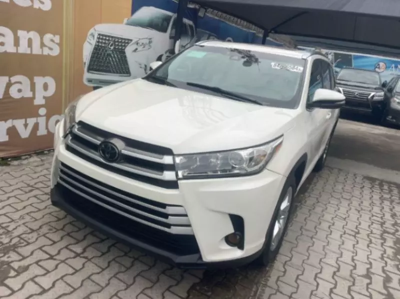 Toyota Highlander   - 2018