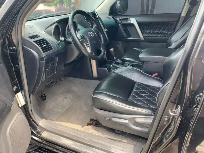 Toyota Land Cruiser   - 2010