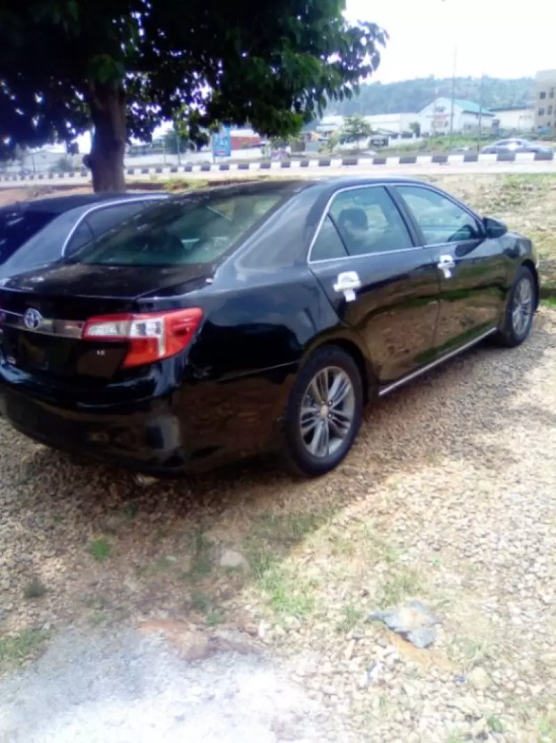 Toyota camry   - 2012
