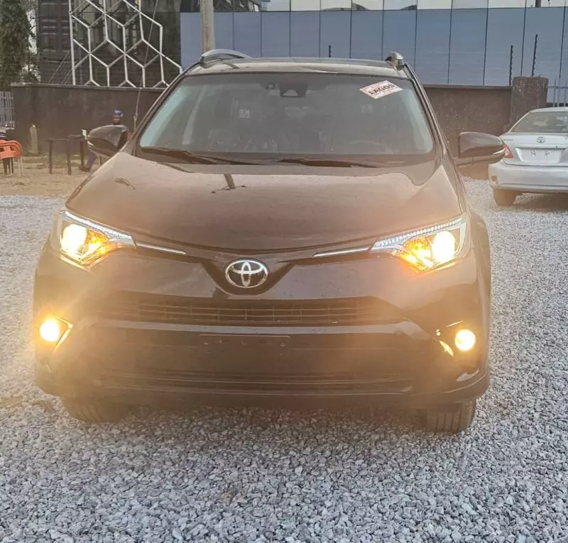 Toyota RAV4   - 2017