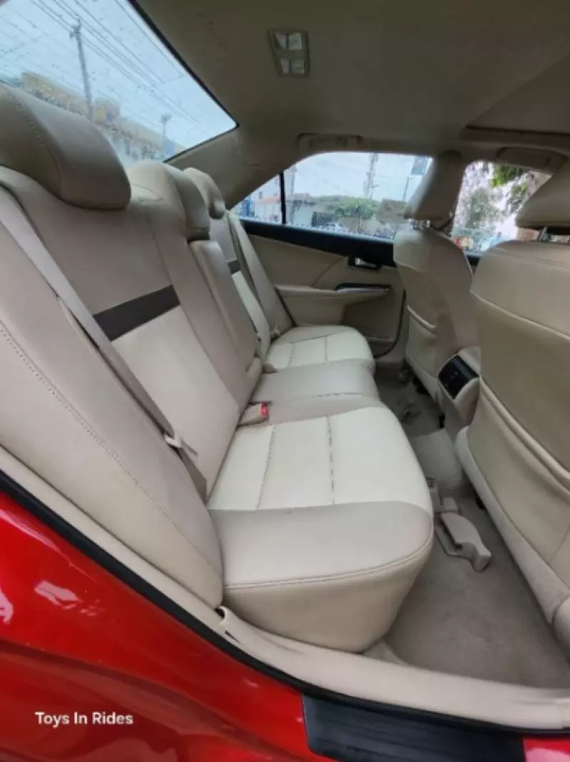 Toyota camry   - 2013