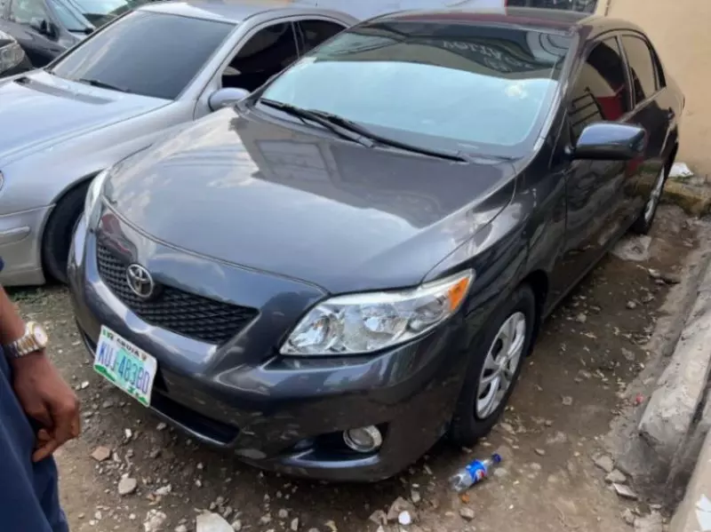 Toyota corolla   - 2009