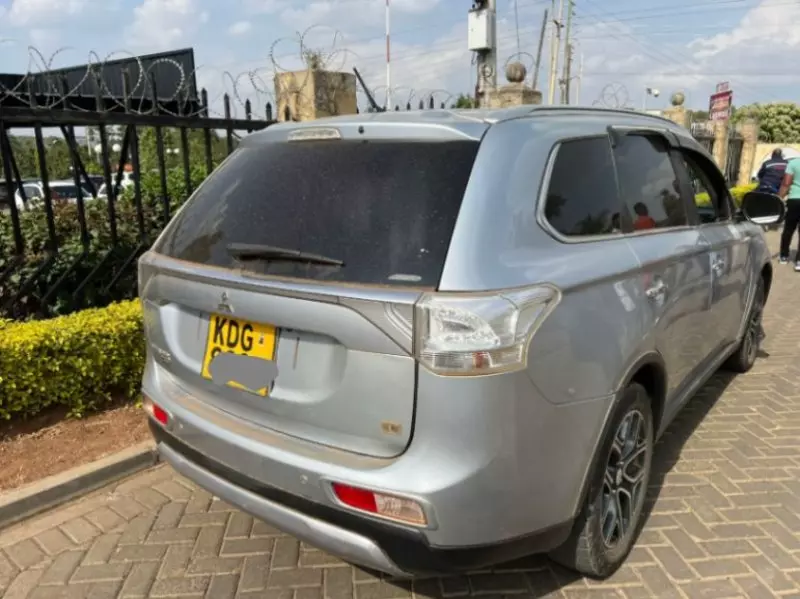 Mitsubishi OUTLANDER   - 2014