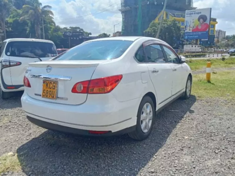Nissan Bluebird   - 2008