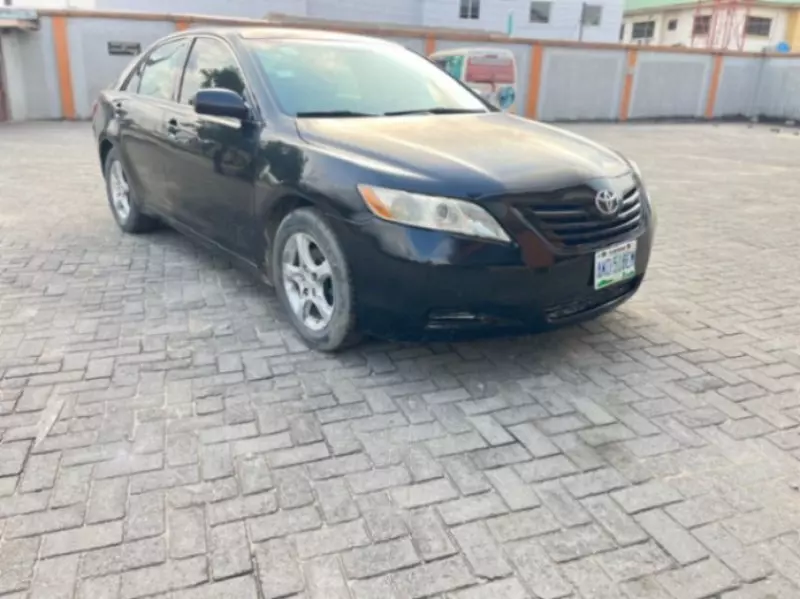Toyota Camry   - 2012