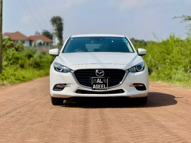 Mazda Axela    -